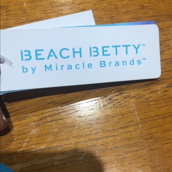 Hawaiian floral one piece bathing suit - Picture 4 of 6